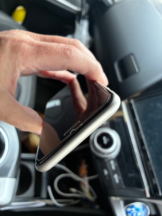 iPhone SE (第 2 世代) 256GB docomo（スマホ）の商品画像 - 査定依頼日：2026年3月26日 - 最高査定価格：18,000円