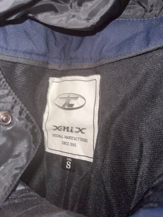 XniX スノボーウエア パンツ（その他のスポーツ用品）の商品画像 - 査定依頼日：2023年2月23日