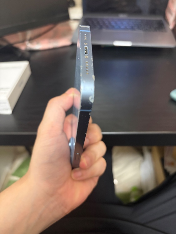 iPhone iPhone 14 128GB au（スマホ）の商品画像 - 査定依頼日：2026年10月12日 - 最高査定価格：41,500円