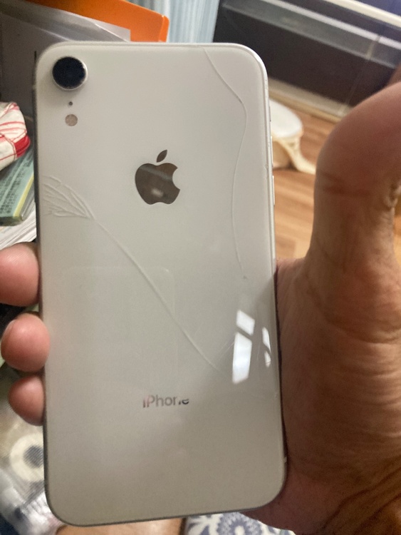 iPhone iPhoneXR 256GB Softbank（スマホ）の商品画像 - 査定依頼日：2026年6月27日 - 最高査定価格：8,000円