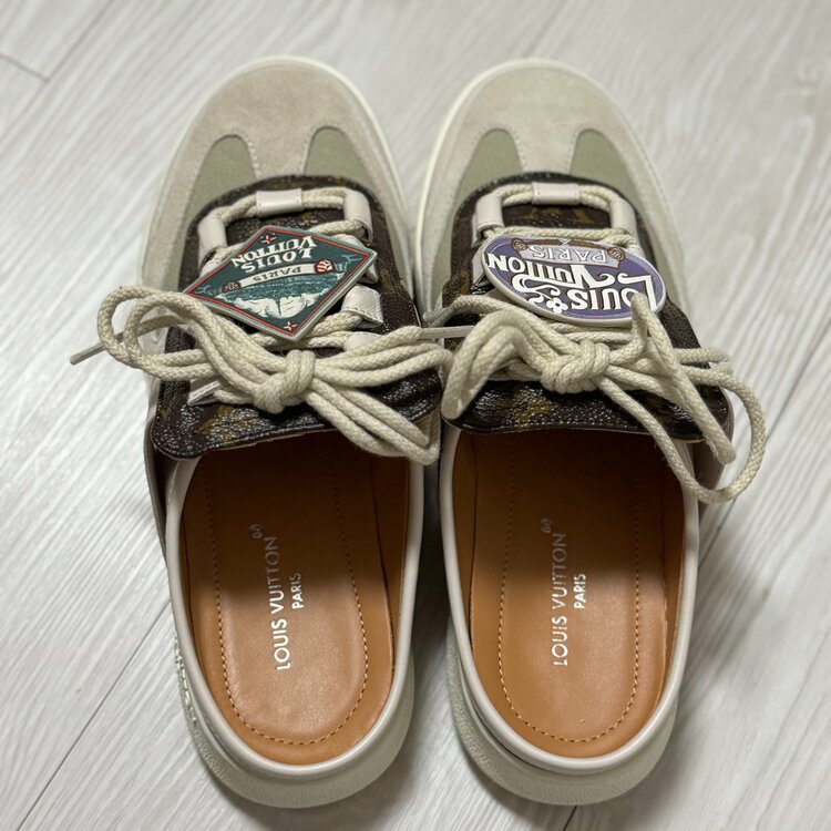 ルースライン スニーカー （ブランド財布・小物）の商品画像 - 査定依頼日：2026年3月27日 - 最高査定価格：28,000円