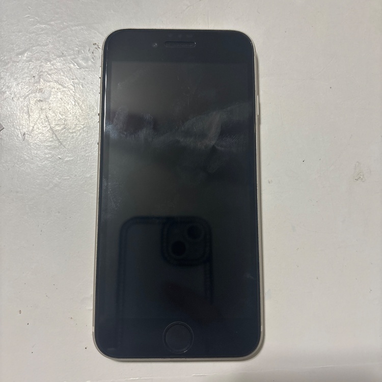 iPhone iPhone SE (第 3 世代) 128GB Softbank（スマホ）の商品画像 - 査定依頼日：2026年10月2日 - 最高査定価格：22,500円