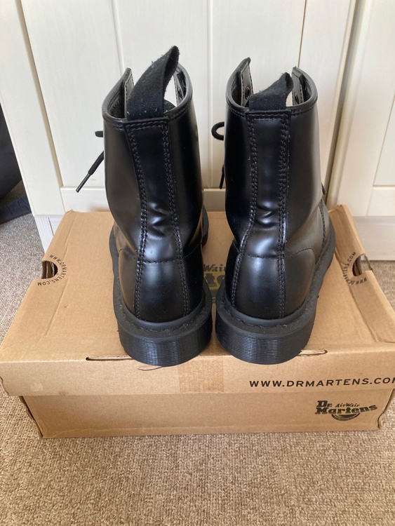 マーチン（古着・ファッション）の商品画像 - 査定依頼日：2026年3月22日 - 最高査定価格：4,000円