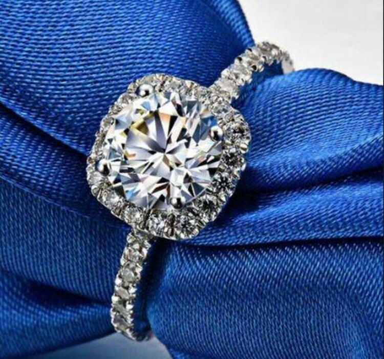 pt950女性1.ctダイヤモンドリング（宝石）の商品画像 - 査定依頼日：2025年3月4日 - 最高査定価格：690,000円