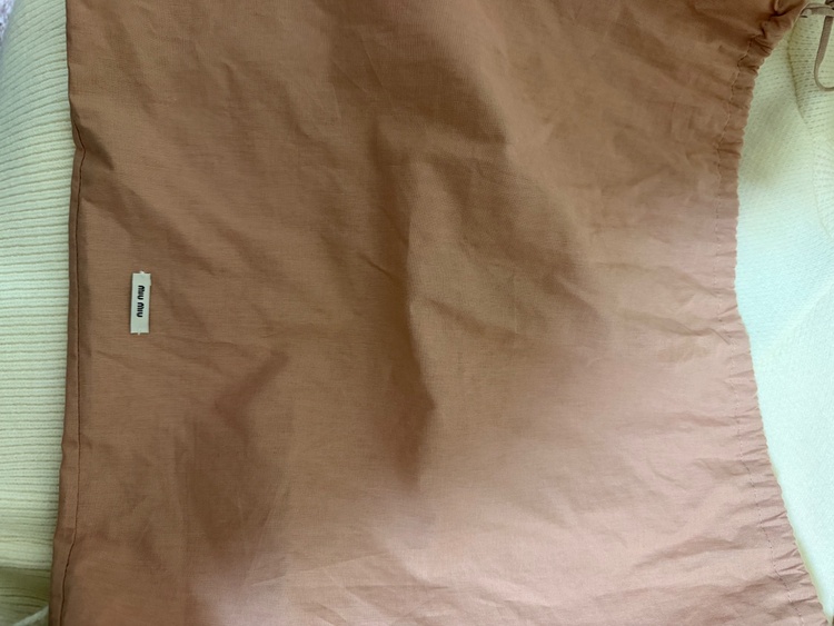 ミュウミュウ  （ブランドバッグ）の商品画像 - 査定依頼日：2026年2月13日 - 最高査定価格：180,000円