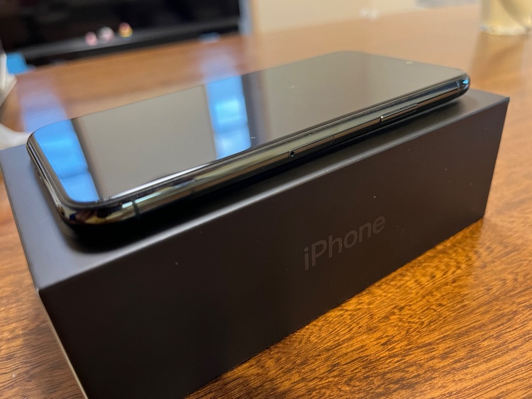 iPhone11Pro 64GB ミッドナイトグリーン（スマホ）の商品画像 - 査定依頼日：2026年8月21日 - 最高査定価格：22,500円