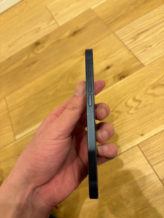 iPhone 13 128GB docomo（スマホ）の商品画像 - 査定依頼日：2026年1月22日 - 最高査定価格：100,000円