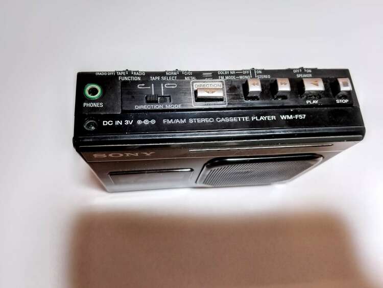 ソニーウォークマンWM-F57（オーディオ・スピーカー）の商品画像 - 査定依頼日：2025年4月13日 - 最高査定価格：5,000円