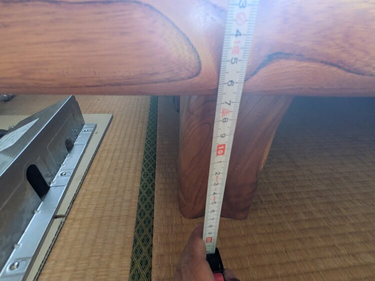 一枚板テーブル（美術品・骨董品）の商品画像 - 査定依頼日：2026年8月8日 - 最高査定価格：5,000円