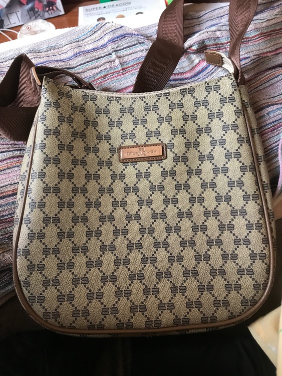 バレンシアガ  （ブランドバッグ）の商品画像 - 査定依頼日：2026年3月11日 - 最高査定価格：100,000円