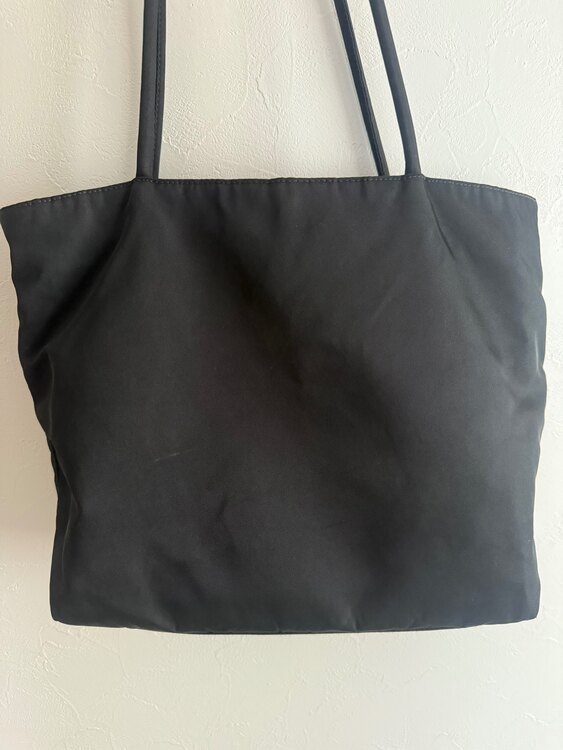 プラダ  （ブランドバッグ）の商品画像 - 査定依頼日：2025年3月27日 - 最高査定価格：20,000円