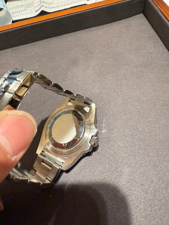 ロレックス GMTマスター 116710BLNR（高級時計）の商品画像 - 査定依頼日：2025年1月6日 - 最高査定価格：2,100,000円