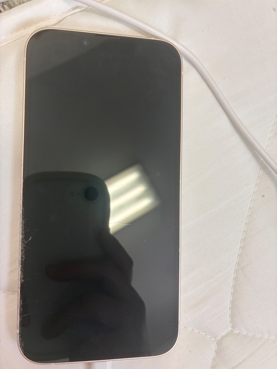 iPhone iPhone 14 128GB au（スマホ）の商品画像 - 査定依頼日：2026年8月2日 - 最高査定価格：21,000円