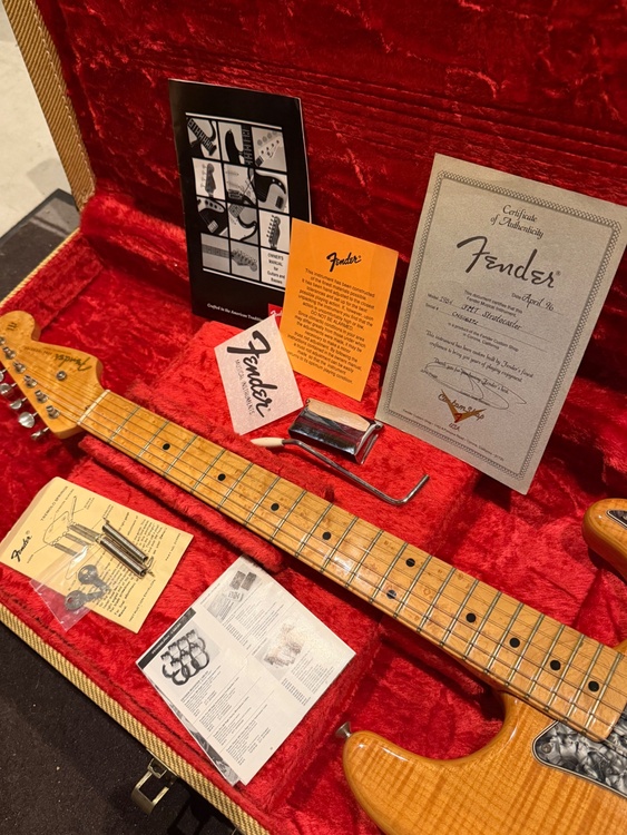 Fender Custom Shop 54 Stratocaster FMT（ピアノ・楽器・PA機材）の商品画像 - 査定依頼日：2026年3月24日 - 最高査定価格：200,000円