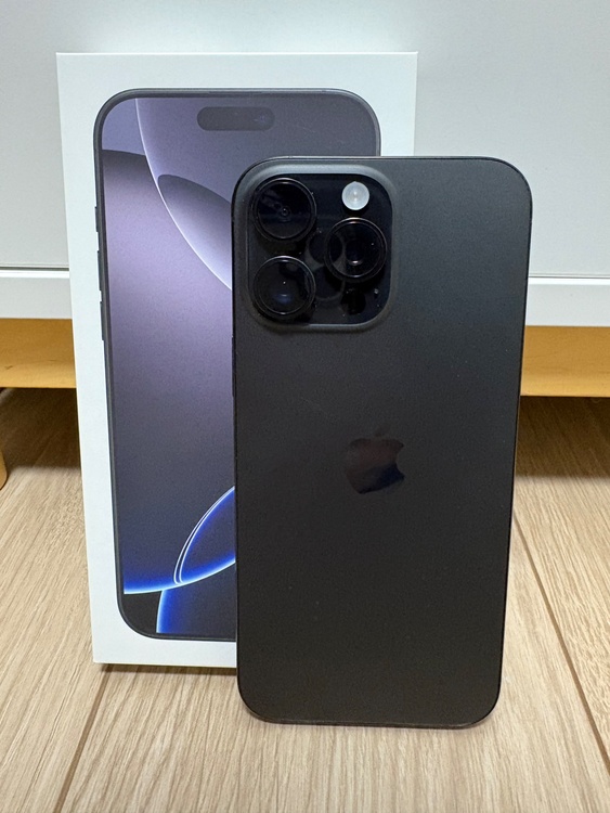 iPhone 16 Pro Max 256GB SIMフリー（スマホ）の商品画像 - 査定依頼日：2026年4月5日 - 最高査定価格：130,000円