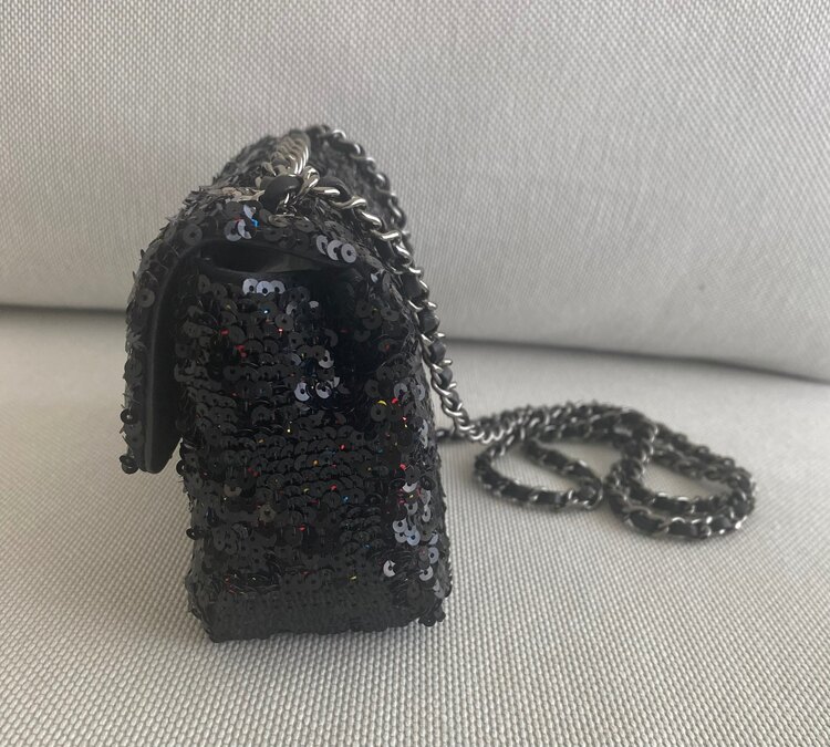 CHANEL スパンコール チェーンショルダー  フラップ バッグ（ブランドバッグ）の商品画像 - 査定依頼日：2025年5月11日 - 最高査定価格：410,000円