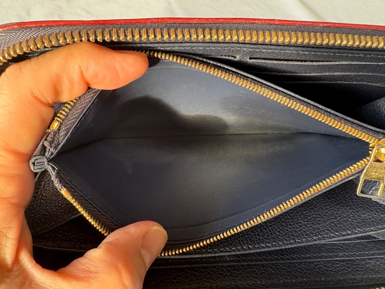 ジッピーウォレット（ブランド財布・小物）の商品画像 - 査定依頼日：2025年11月29日 - 最高査定価格：23,000円