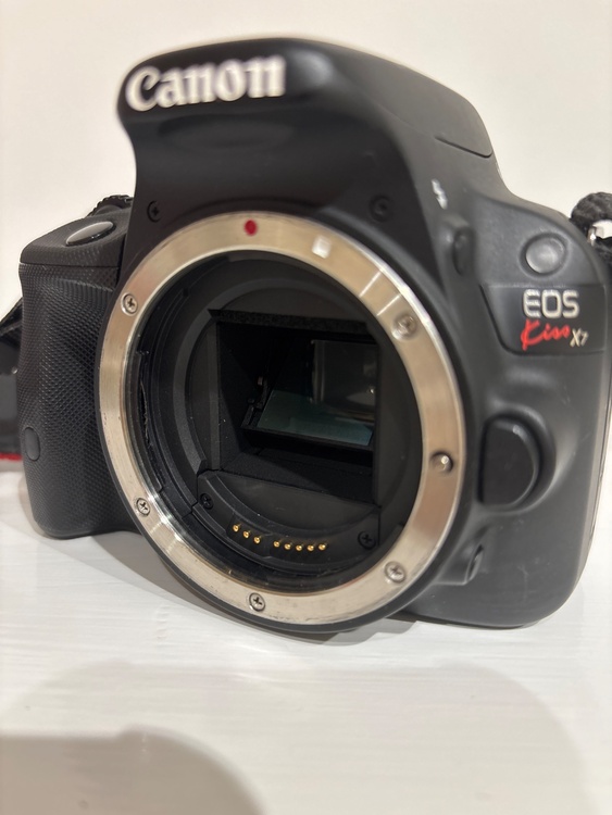 EOS kiss X7（カメラ）の商品画像 - 査定依頼日：2026年4月10日 - 最高査定価格：18,000円