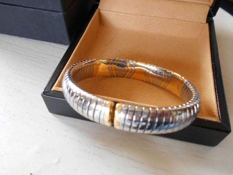 ブルガリ　パレンテシ　バングル　ブレスレッド　レディース（金・貴金属）の商品画像 - 査定依頼日：2023年4月21日 - 最高査定価格：240,000円