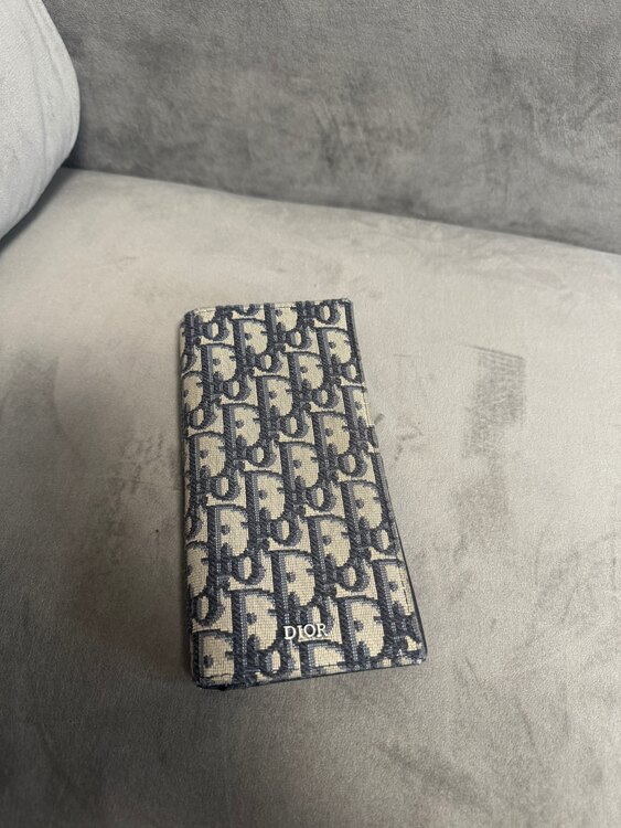 ディオール  （ブランドバッグ）の商品画像 - 査定依頼日：2025年5月31日 - 最高査定価格：35,000円