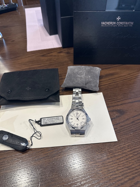 ヴァシュロン コンスタンタン オーヴァーシーズ （高級時計）の商品画像 - 査定依頼日：2025年6月24日 - 最高査定価格：1,700,000円