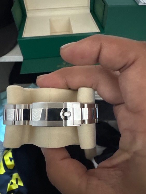 ロレックス デイトナ 126500LN 白（高級時計）の商品画像 - 査定依頼日：2025年6月17日 - 最高査定価格：4,840,000円