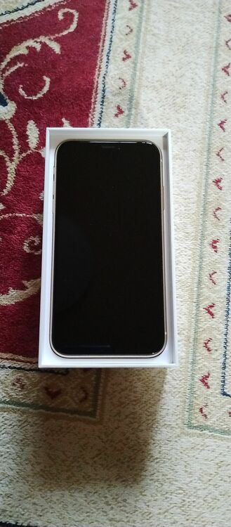 iPhone　XR（スマホ）の商品画像 - 査定依頼日：2025年7月5日 - 最高査定価格：14,000円