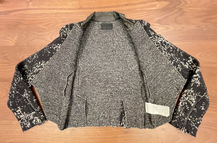 ディーゼルブラックゴールドジャケット（古着・ファッション）の商品画像 - 査定依頼日：2024年12月12日 - 最高査定価格：500円