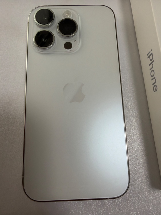 353943231606736（スマホ）の商品画像 - 査定依頼日：2026年10月18日 - 最高査定価格：61,000円