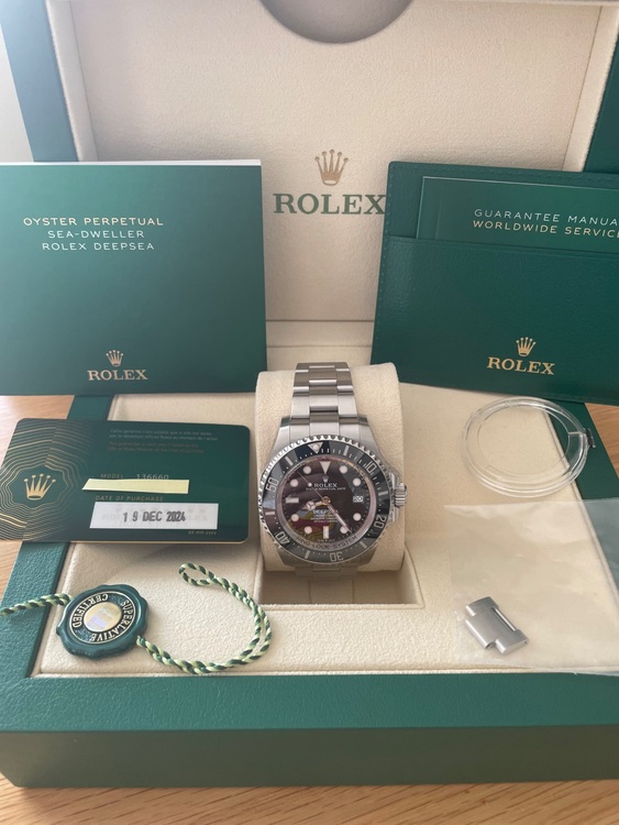 DEEPSEAブラック（高級時計）の商品画像 - 査定依頼日：2025年8月20日 - 最高査定価格：1,920,000円