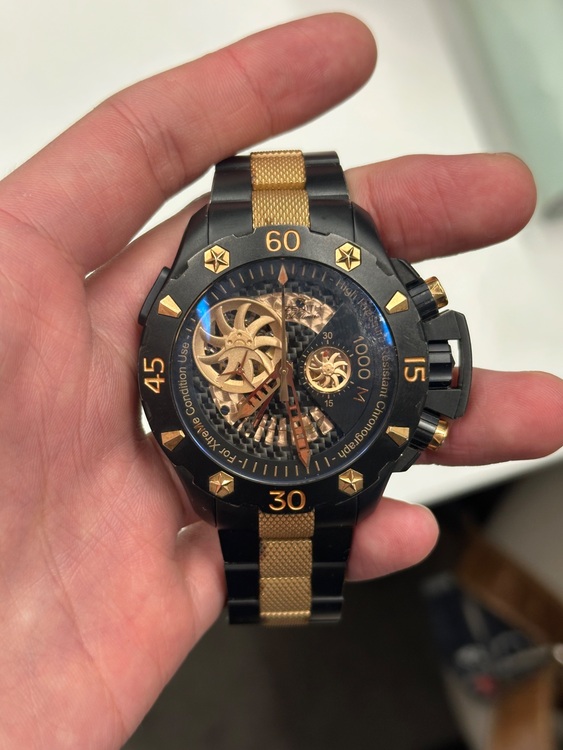 ゼニス デファイ ブラッ ク/シャンパン  96.0528.4021/21.M5（高級時計）の商品画像 - 査定依頼日：2025年10月23日 - 最高査定価格：1,000,000円