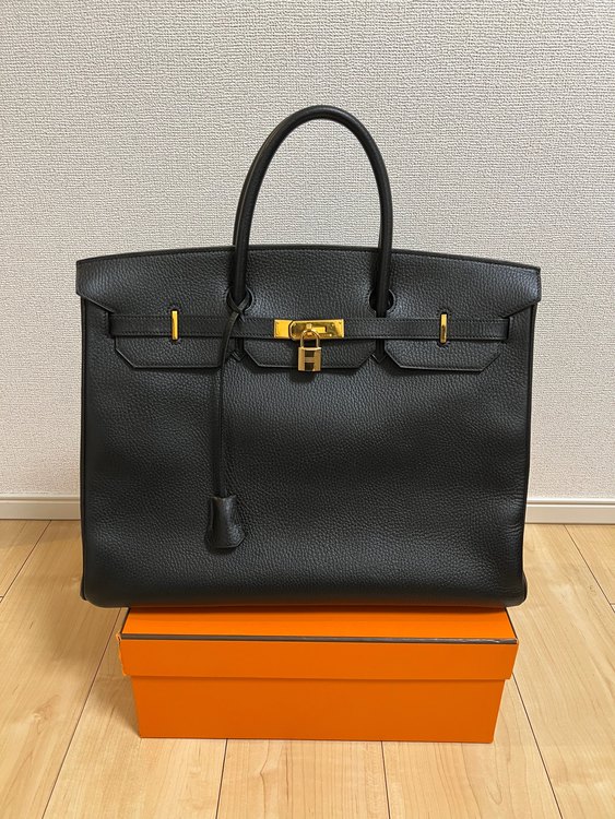 バーキン40 ゴールド金具　ブラック（ブランドバッグ）の商品画像 - 査定依頼日：2023年2月14日 - 最高査定価格：905,000円