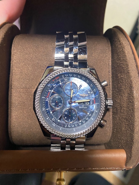 ブライトリング その他 ベントレー g（高級時計）の商品画像 - 査定依頼日：2025年10月31日 - 最高査定価格：560,000円