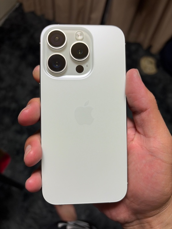 iPhone iPhone 15 Pro 256GB Softbank（スマホ）の商品画像 - 査定依頼日：2026年7月10日 - 最高査定価格：90,000円