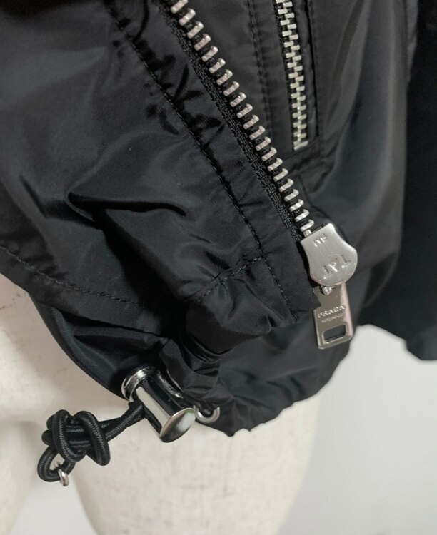 ナイロンブルゾン29Z597F0002NERO（古着・ファッション）の商品画像 - 査定依頼日：2025年4月19日 - 最高査定価格：8,000円