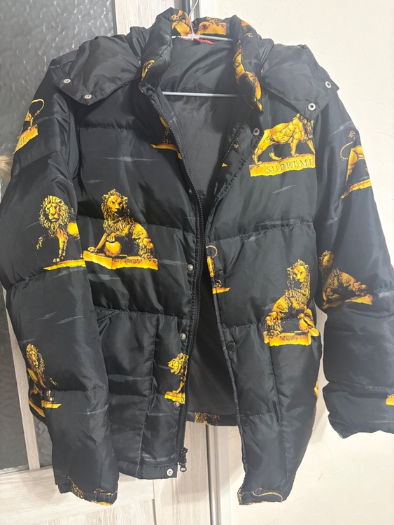supreme ダウンジャケット（古着・ファッション）の商品画像 - 査定依頼日：2026年9月6日 - 最高査定価格：8,000円