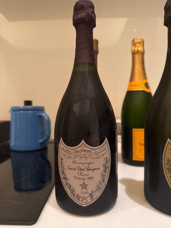 シャンパン ドン・ペリニヨン（お酒）の商品画像 - 査定依頼日：2026年9月28日 - 最高査定価格：37,000円