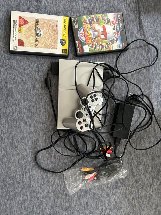 ps2 SCPH-79000（ゲーム機本体・ゲームソフト）の商品画像 - 査定依頼日：2025年9月13日 - 最高査定価格：2,000円