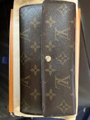 長財布（ブランド財布・小物）の商品画像 - 査定依頼日：2024年9月27日 - 最高査定価格：4,000円