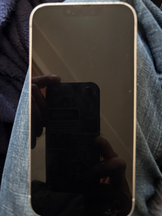 iPhone 13 128GB Softbank（スマホ）の商品画像 - 査定依頼日：2026年3月21日 - 最高査定価格：36,000円