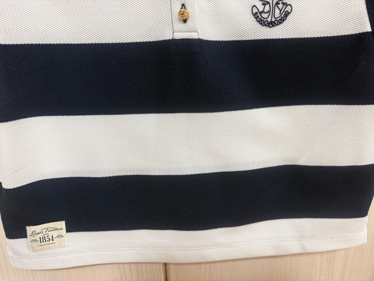 ルイ・ヴィトン ストライプ クロップド ポロトップ（古着・ファッション）の商品画像 - 査定依頼日：2026年9月22日 - 最高査定価格：20,000円