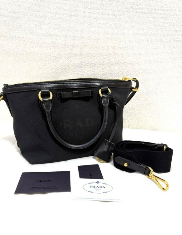 プラダ  （ブランドバッグ）の商品画像 - 査定依頼日：2025年2月27日 - 最高査定価格：31,000円