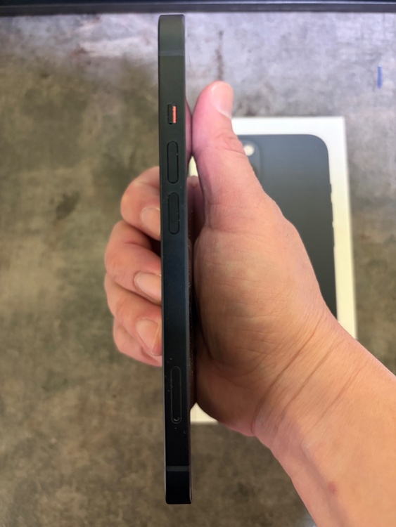 iPhone iPhone 13 512GB SIMフリー（スマホ）の商品画像 - 査定依頼日：2026年8月2日 - 最高査定価格：50,000円