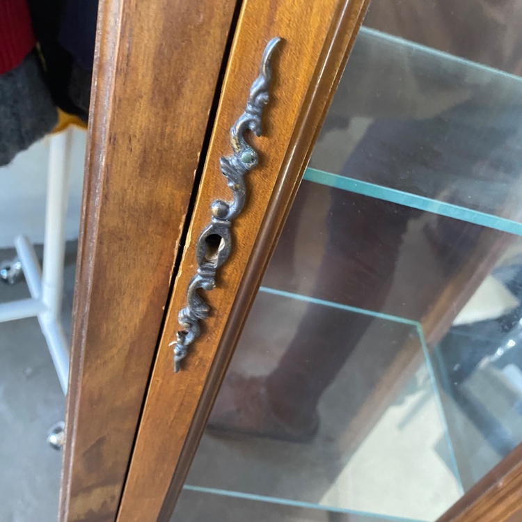 バロッサバレンティ　キュリオケース　鍵なし　開きます（家具・寝具）の商品画像 - 査定依頼日：2025年12月28日 - 最高査定価格：3,000円