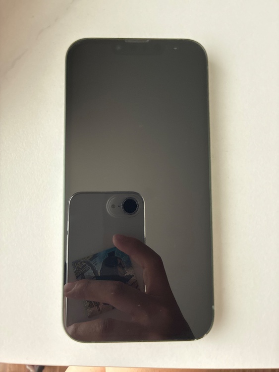 iPhone iPhone 13 128GB docomo（スマホ）の商品画像 - 査定依頼日：2026年7月19日 - 最高査定価格：34,000円
