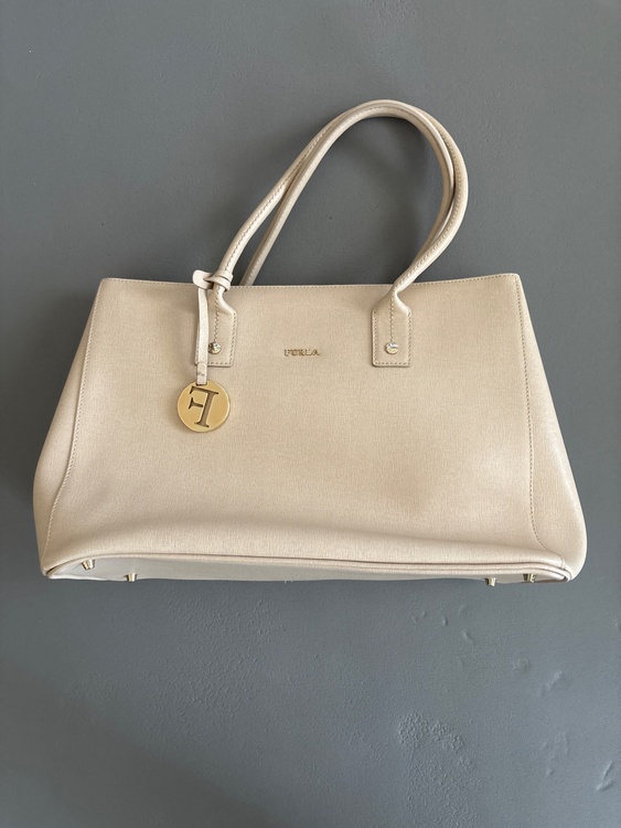 その他 フルラ （ブランドバッグ）の商品画像 - 査定依頼日：2026年3月8日 - 最高査定価格：7,000円