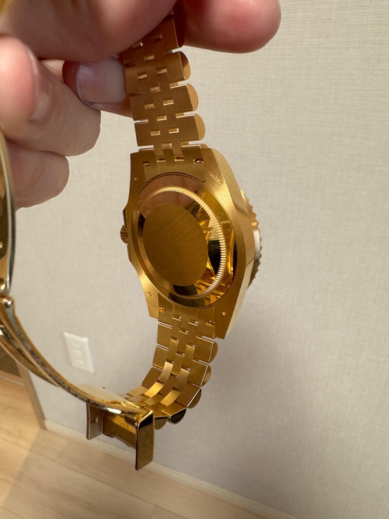 126718GRNR（高級時計）の商品画像 - 査定依頼日：2025年10月15日 - 最高査定価格：6,700,000円