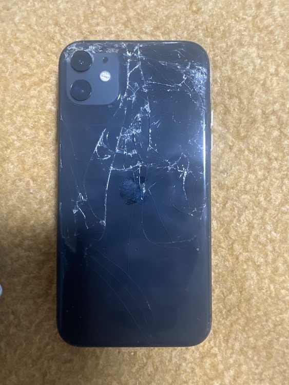 iPhone11 128GB SIMフリー（スマホ）の商品画像 - 査定依頼日：2025年8月26日 - 最高査定価格：2,800円