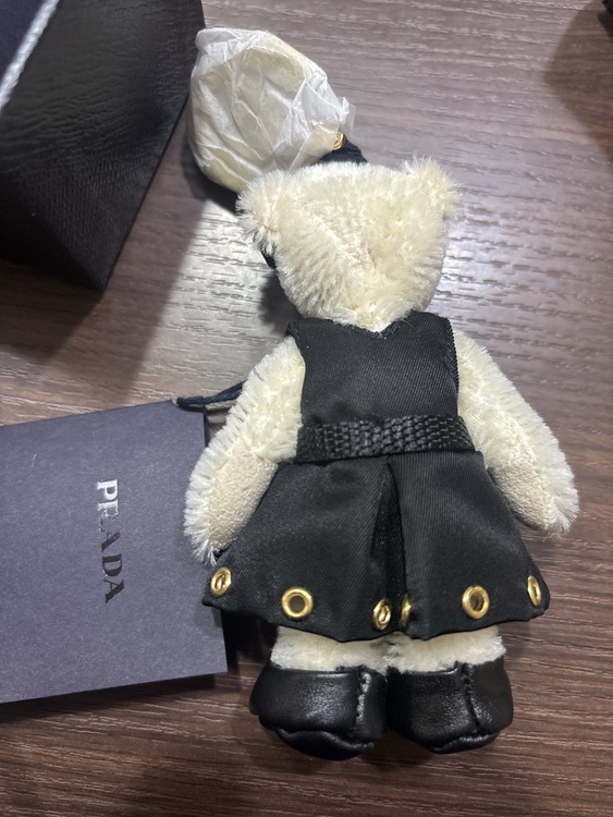 チャーム（ブランド財布・小物）の商品画像 - 査定依頼日：2025年8月27日 - 最高査定価格：10,000円