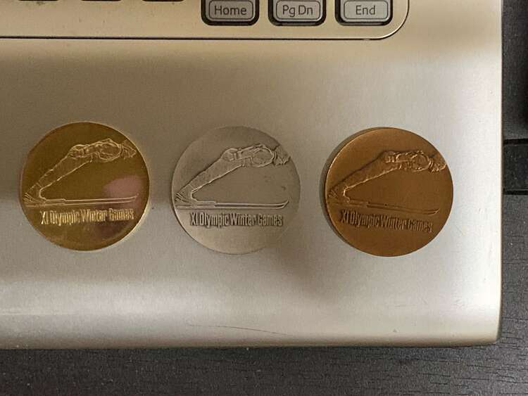 第11回札幌オリンピック冬季大会記念メダル 金・銀・銅メダル3点セット 1972（金・貴金属）の商品画像 - 査定依頼日：2025年5月5日 - 最高査定価格：39,000円